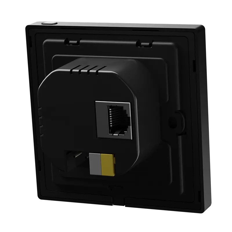 Alimentazione tramite PoE o {br} alimentazione ausiliaria KNX